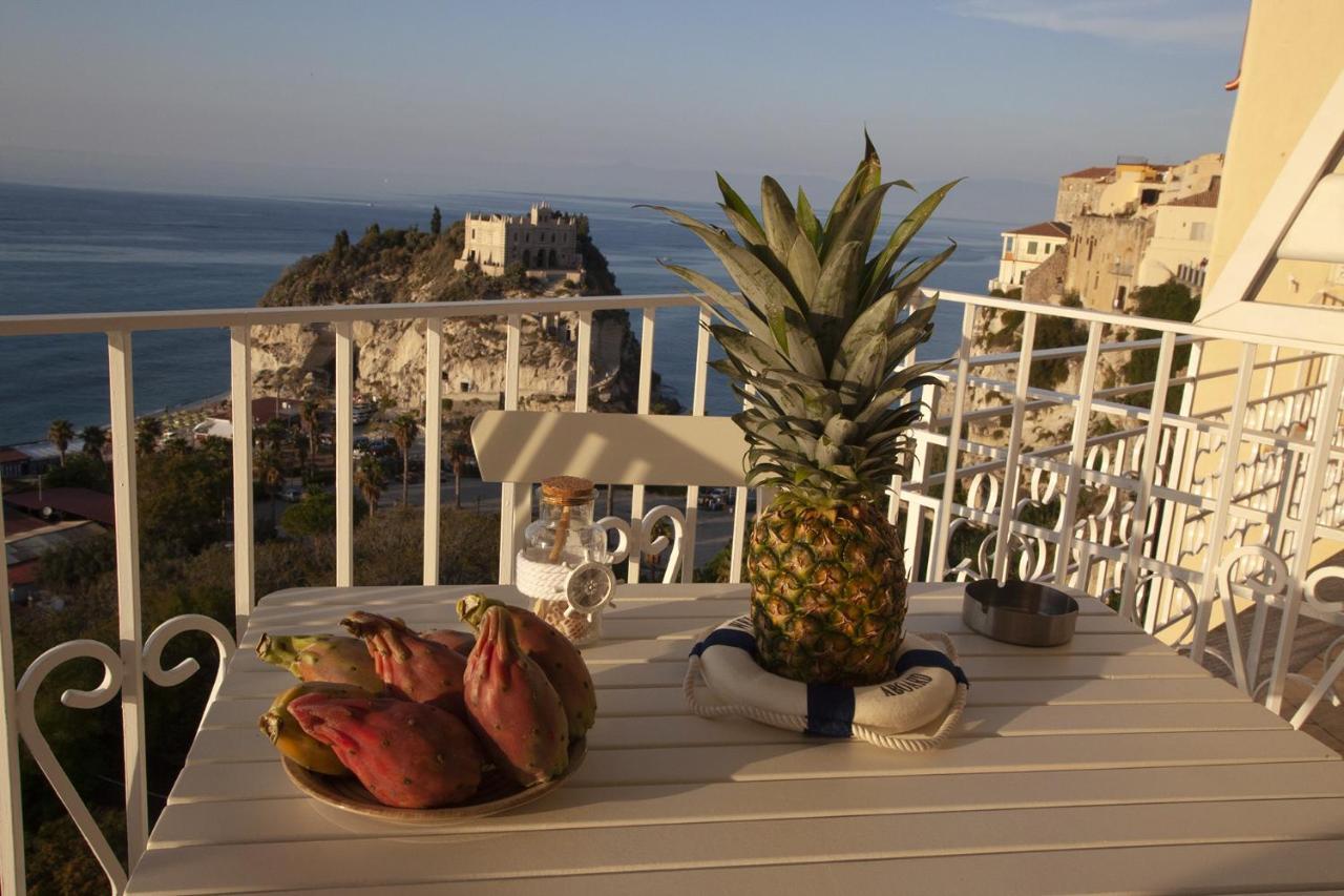 Le Tolde Del Corallone Tropea Exterior photo
